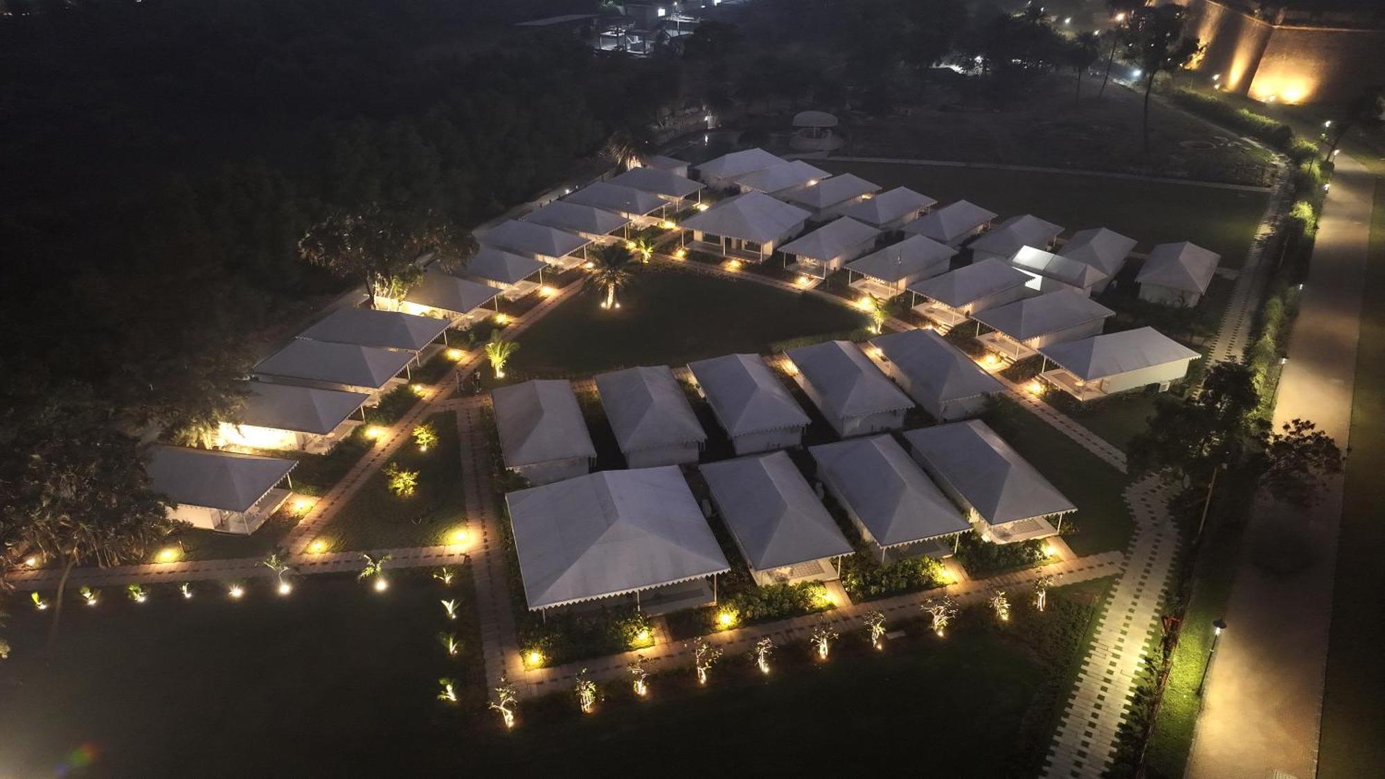 芬恩海滨豪华帐篷度假村 达曼 外观 照片